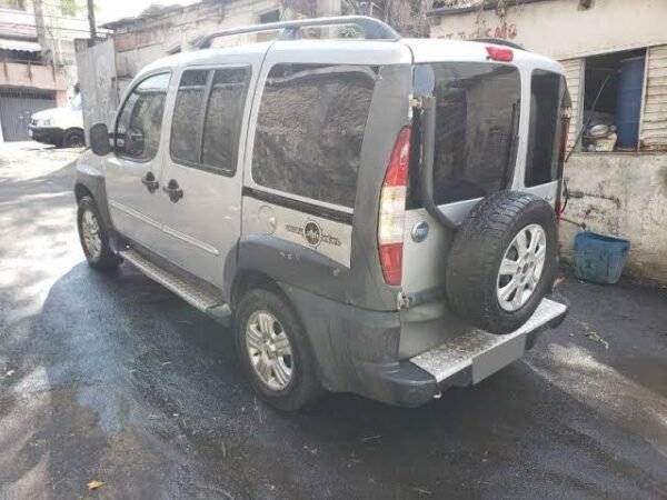 MOLDURA ACABAMENTO LANTERNA E TRANCA